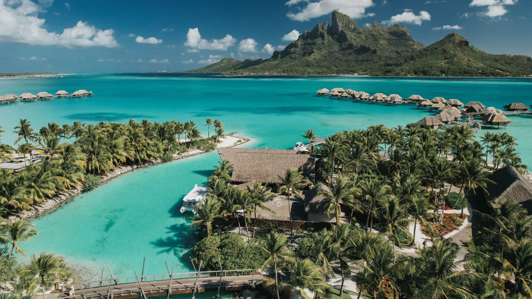 Overwater bungalows facing Mount Otemanu